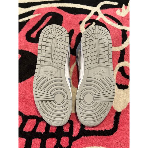 Jordan 1 Retro High Hyper Royal Smoke Grey - Picture 5 of 8